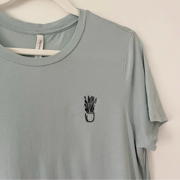 Aritzia Babaton Lagarde T-Shirt in Sea Spray Embroidered Snake Plant Siz… - Picture 4 of 6